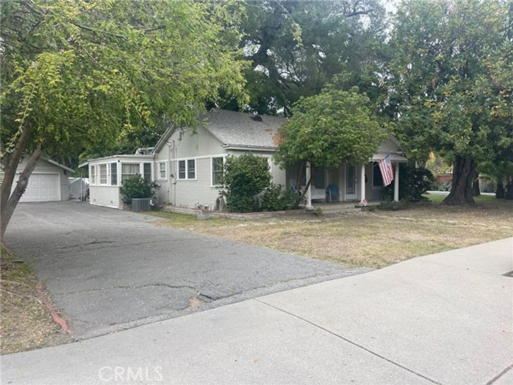 13005 Magnolia, Sherman Oaks, CA 91423