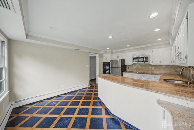 396 New Dover Road, Colonia, NJ 07067