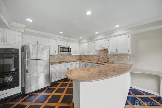 396 New Dover Road, Colonia, NJ 07067