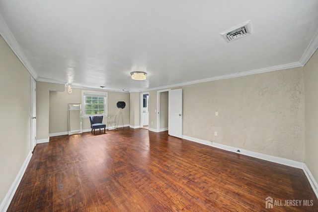 396 New Dover Road, Colonia, NJ 07067