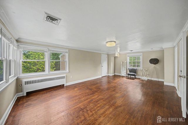 396 New Dover Road, Colonia, NJ 07067