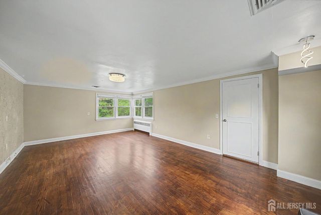 396 New Dover Road, Colonia, NJ 07067