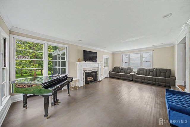 396 New Dover Road, Colonia, NJ 07067