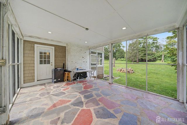 396 New Dover Road, Colonia, NJ 07067