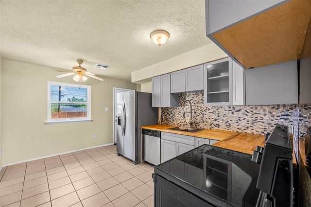 5339 NW Cherry Ave, Lawton, OK 73505