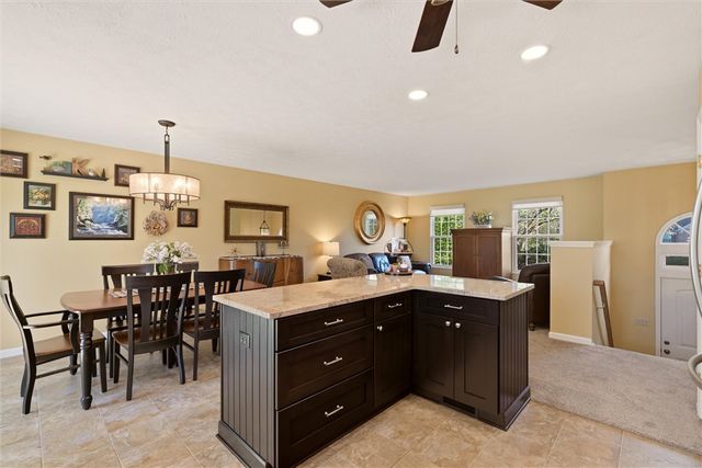 317 Glencove Dr, Allegheny Twp, PA 15068
