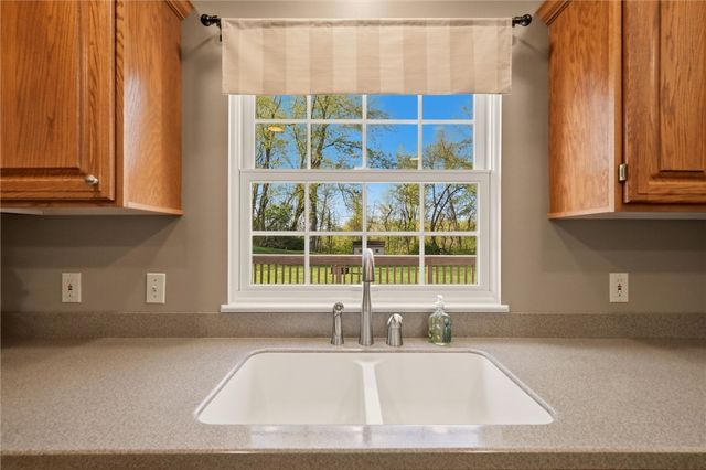 317 Glencove Dr, Allegheny Twp, PA 15068