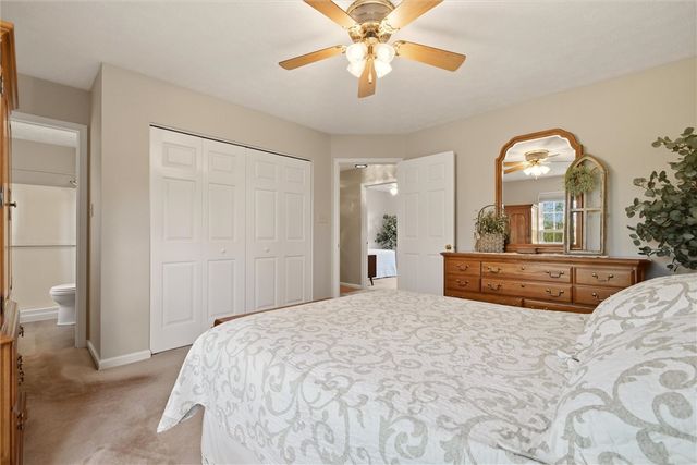 317 Glencove Dr, Allegheny Twp, PA 15068