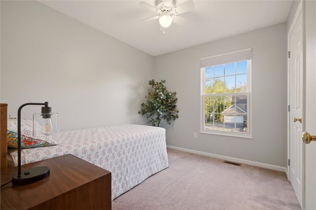 317 Glencove Dr, Allegheny Twp, PA 15068