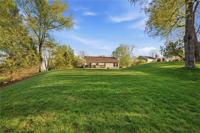 317 Glencove Dr, Allegheny Twp, PA 15068