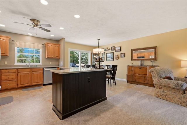 317 Glencove Dr, Allegheny Twp, PA 15068