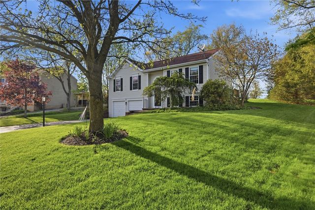 317 Glencove Dr, Allegheny Twp, PA 15068