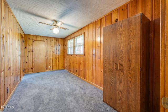 124 Tall Oak Circle, Johnson City, TN 37601