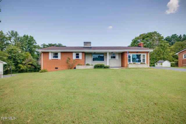 124 Tall Oak Circle, Johnson City, TN 37601