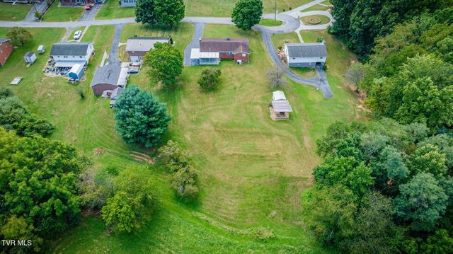 124 Tall Oak Circle, Johnson City, TN 37601