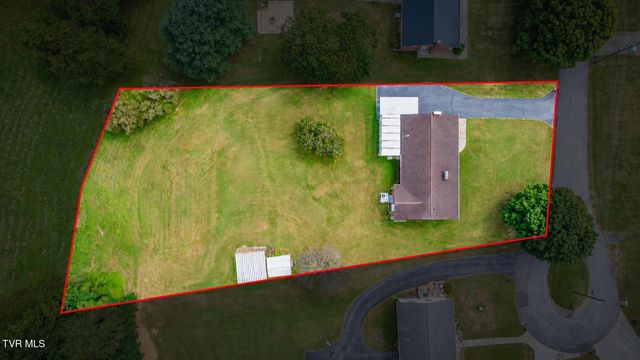 124 Tall Oak Circle, Johnson City, TN 37601