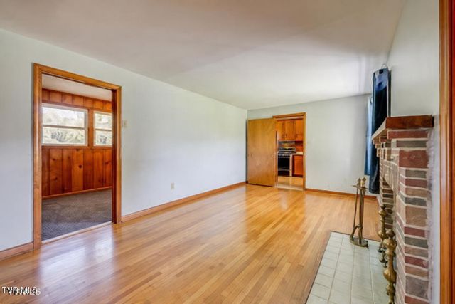 124 Tall Oak Circle, Johnson City, TN 37601