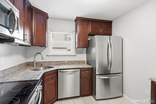 808 Twin Circle Drive 808, South Windsor, CT 06074