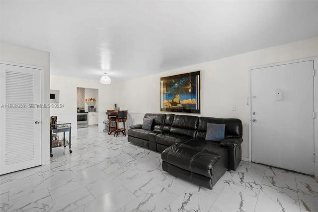 4043 NW 16th Street 201, Lauderhill, FL 33313