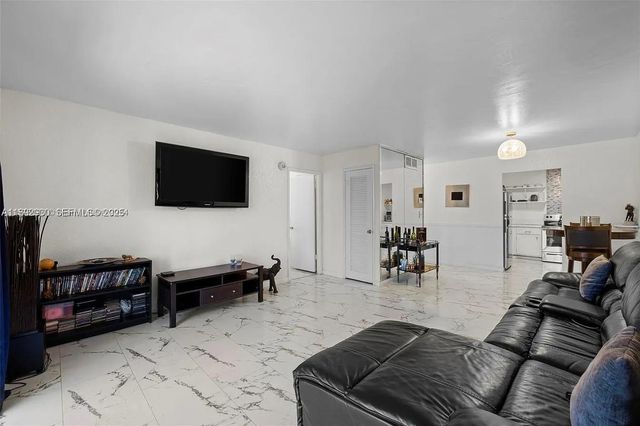 4043 NW 16th Street 201, Lauderhill, FL 33313