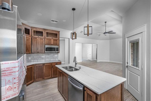 280 Mountain Ridge Pl, Lawton, OK 73507