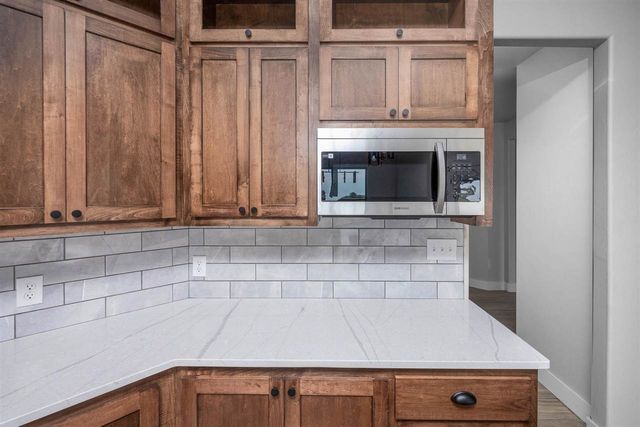 280 Mountain Ridge Pl, Lawton, OK 73507