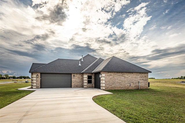 280 Mountain Ridge Pl, Lawton, OK 73507