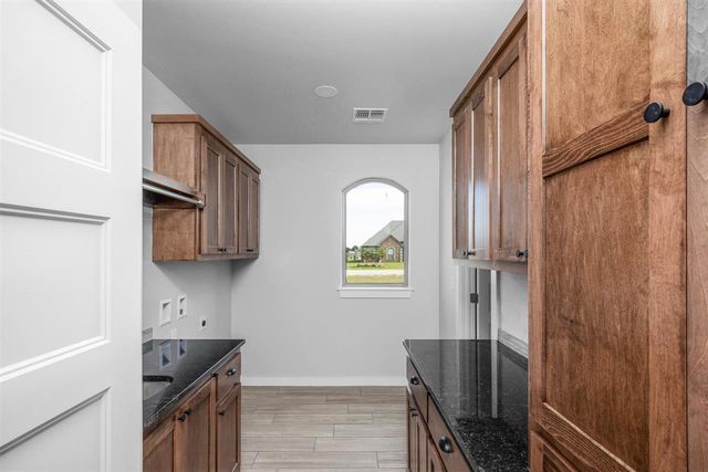 280 Mountain Ridge Pl, Lawton, OK 73507