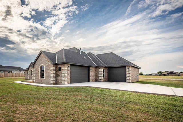 280 Mountain Ridge Pl, Lawton, OK 73507