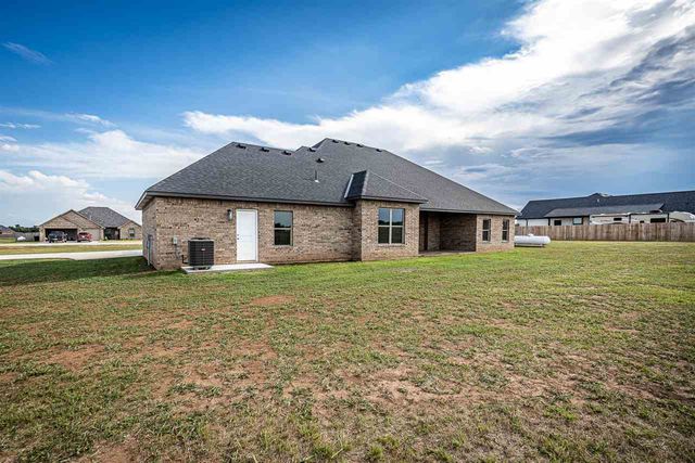 280 Mountain Ridge Pl, Lawton, OK 73507