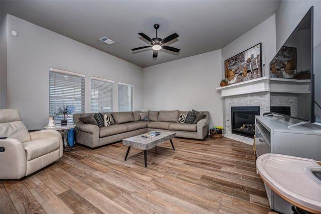 9124 NW 124th Street, Yukon, OK 73099