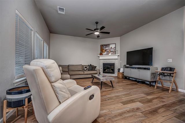 9124 NW 124th Street, Yukon, OK 73099