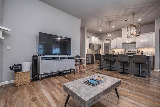 9124 NW 124th Street, Yukon, OK 73099