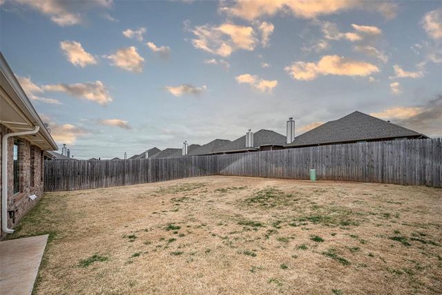 9124 NW 124th Street, Yukon, OK 73099