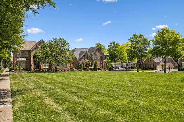 110 Cornerstone Cir, Franklin, TN 37064