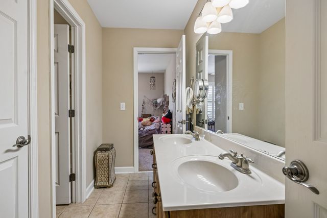 110 Cornerstone Cir, Franklin, TN 37064