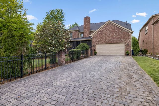 110 Cornerstone Cir, Franklin, TN 37064