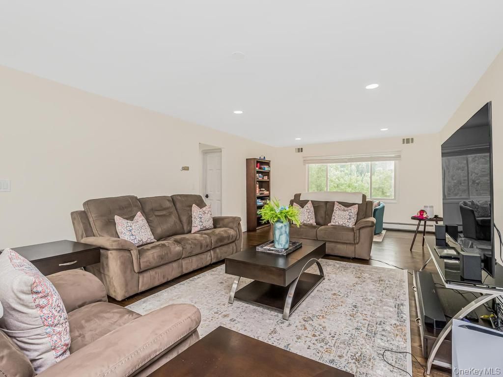 8 Fairgreen Court, Cortlandt Manor, NY 10567 — photo 5