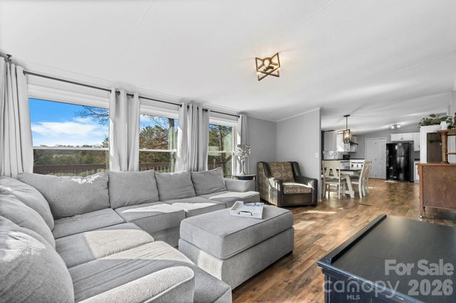 250 Dirt Road, Taylorsville, NC 28681