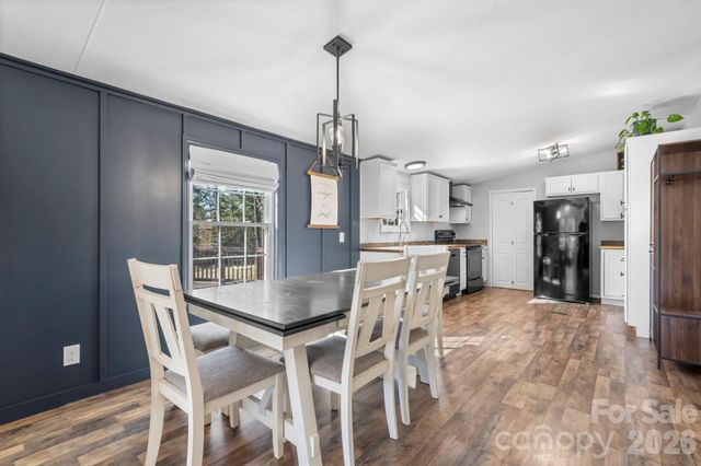 250 Dirt Road, Taylorsville, NC 28681