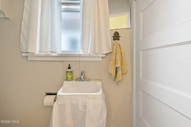 115 Grove Avenue, Albany, NY 12208