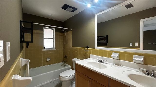 1606 NW 22ND STREET, Gainesville, FL 32605