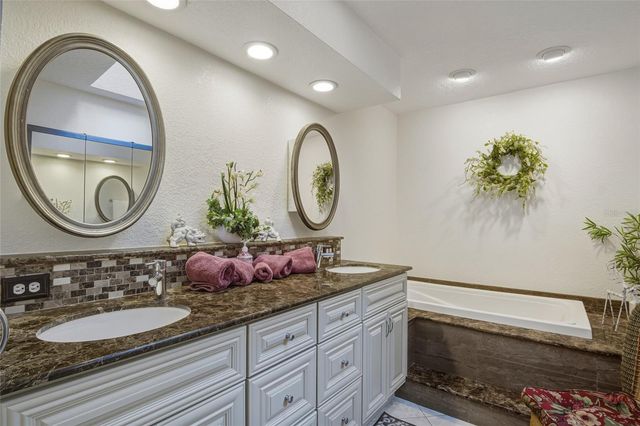 6334 OAK MEADOW BEND, Orlando, FL 32819