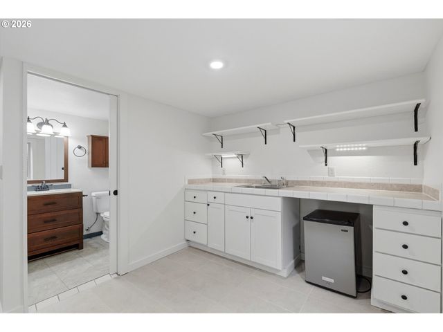 244 Ne BUFFALO St, Portland, OR 97211