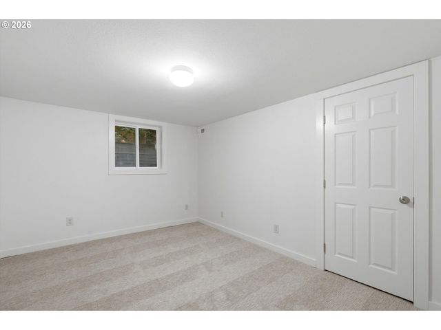 244 Ne BUFFALO St, Portland, OR 97211