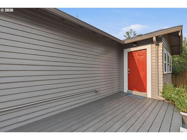 244 Ne BUFFALO St, Portland, OR 97211