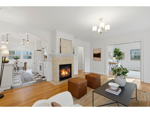 244 Ne BUFFALO St, Portland, OR 97211