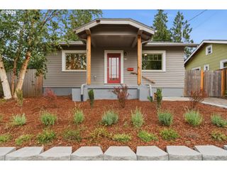 244 Ne BUFFALO St, Portland, OR 97211