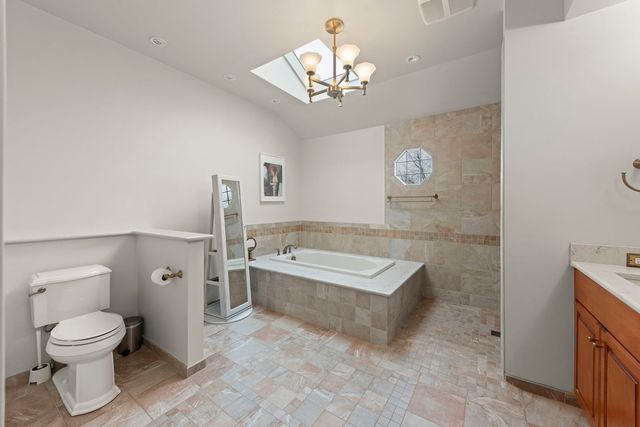 381 Prairie Knoll Drive, Naperville, IL 60565