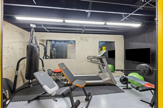 381 Prairie Knoll Drive, Naperville, IL 60565